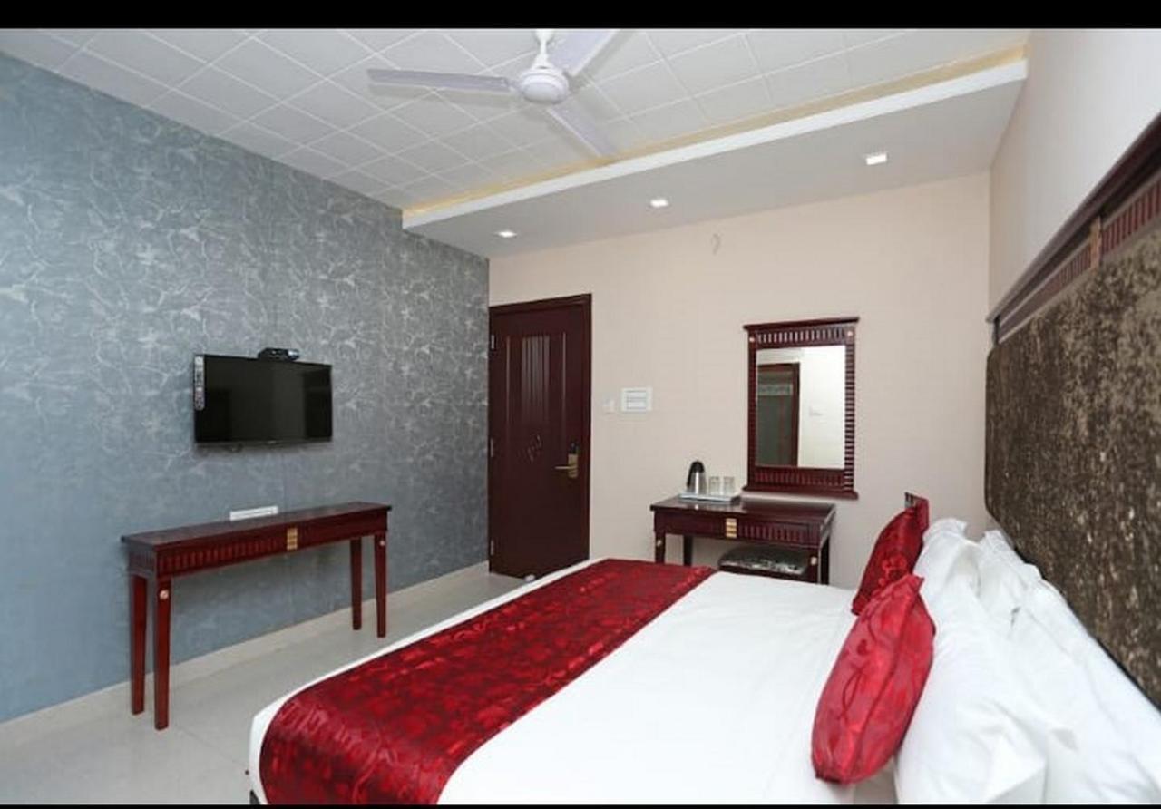 Hotel Eleven Heights ,ボーパール エクステリア 写真