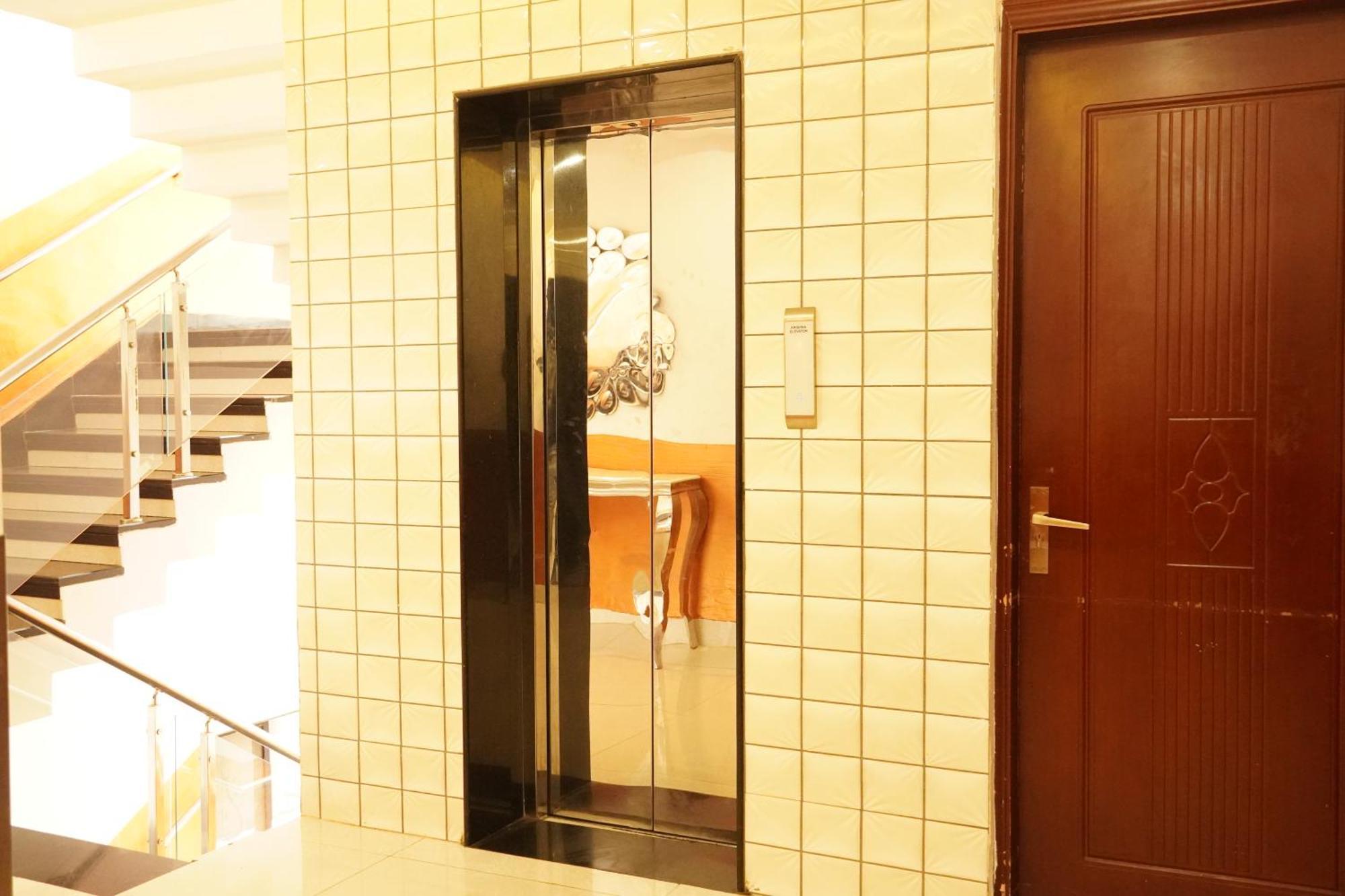 Hotel Eleven Heights ,ボーパール エクステリア 写真